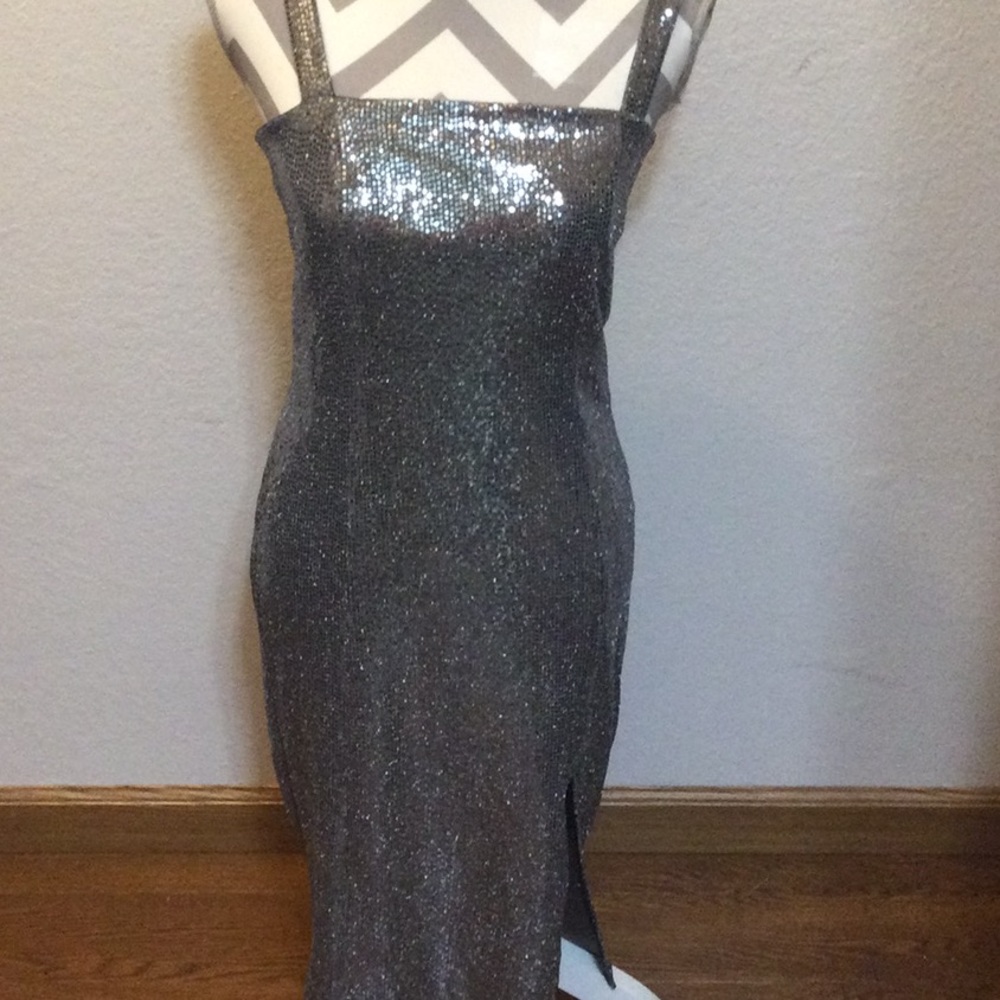 Forever 21 shiny gown size Medium